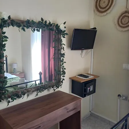 Maria's Garden House