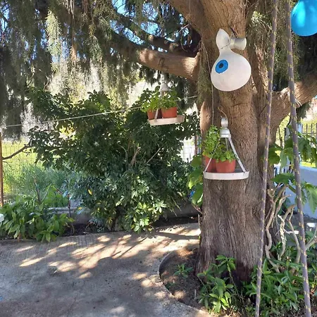 Maria's Garden House بيت للعطل
