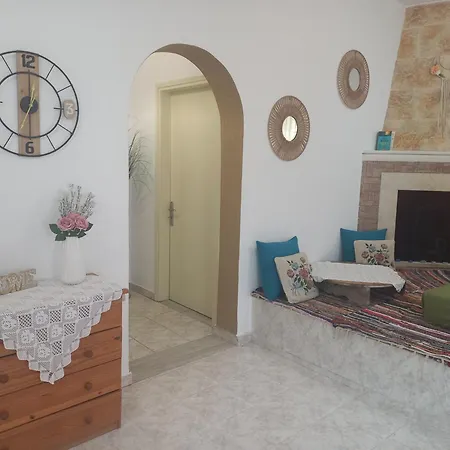 بيت للعطل Maria's Garden House *