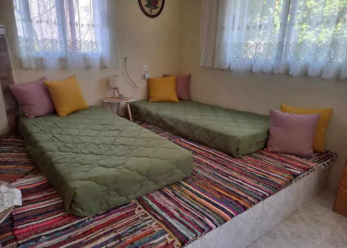 بيت للعطل Maria's Garden House *