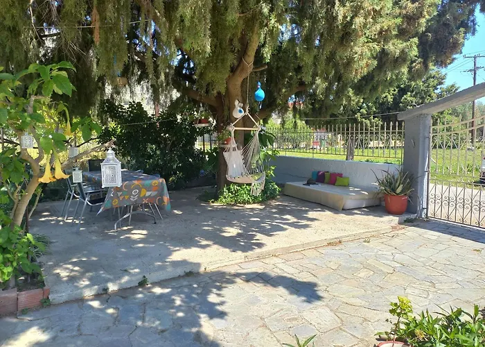 Maria's Garden House بيت للعطل