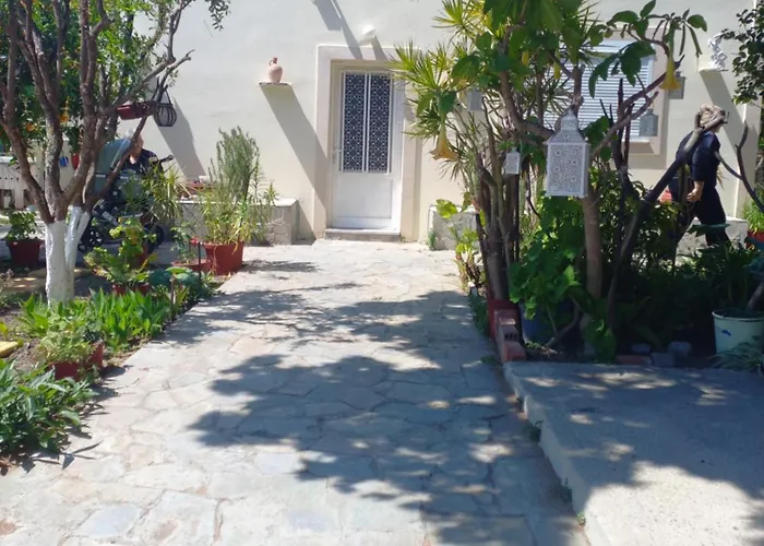 بيت للعطل Maria's Garden House *