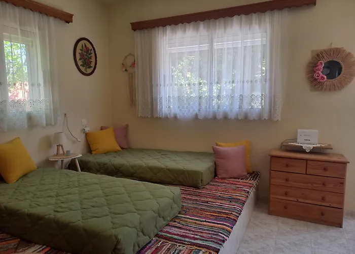 بيت للعطل Maria's Garden House *